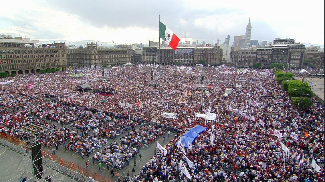 #PorElRescateDeLaSoberanía
#85AñosExpropiaciónPetrolera

#LaPatriaSeDefiende 

Hermoso zócalo capitalino...