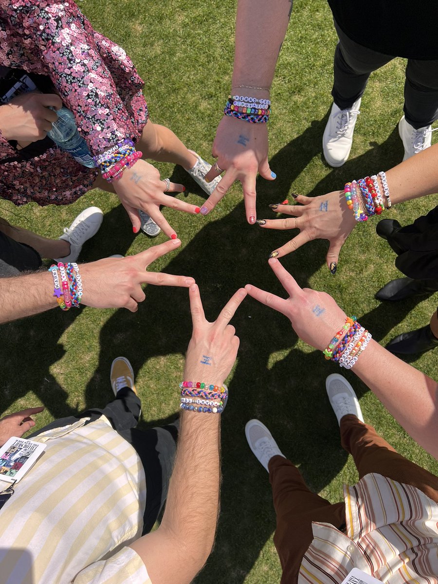 shaneElyle's tweet photo. @taylornation13 Friendship bracelets and all!! 🫶🏼 we’re here!!!@taylornation13 @taylorswift13 #GlendaleTSTheErasTour #TSTheErasTour https://t.co/s53WnUXNSq