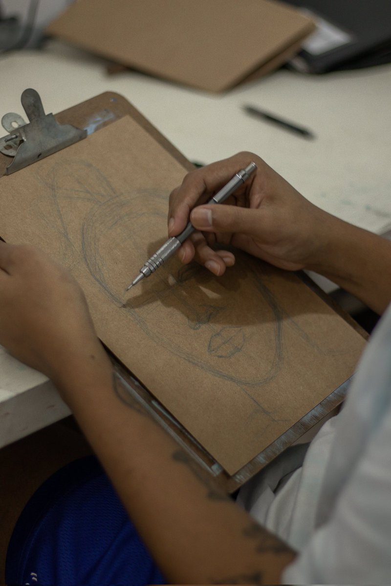 ALBVRTE's tweet photo. Primeira vez que uma obra da série "Herança" tem o processo registrado,
-
#Albarte #GaleriaAlbarte #Artefavelada #RJ #zn #ArteMarginal #AlbarteHerança #MobilizaçãoMarginal #SérieHerança #Herança
-
Todos os direitos reservados aos marginais. https://t.co/n2PKvlf64y