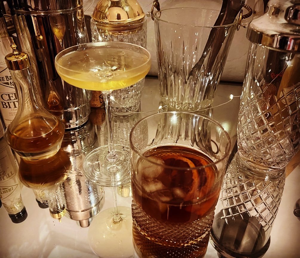 JamesOHP's tweet photo. A couple of drinks on a Saturday: A #SaturdayNightCocktail and a glass of sparkling wine. For @angela_clutton - a Cremant D’Alscace from Albert Seltz from @HoltwhitesBaker and an Old Fashioned with blood orange for me. https://t.co/Ps4zYdqR0Z