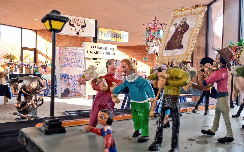 marglz0696's tweet photo. Torearte y Arte y Artesanías Urbán en el #MUNAPI #Tultepec 🎆🎇🐂 https://t.co/GCMeK7ya8A