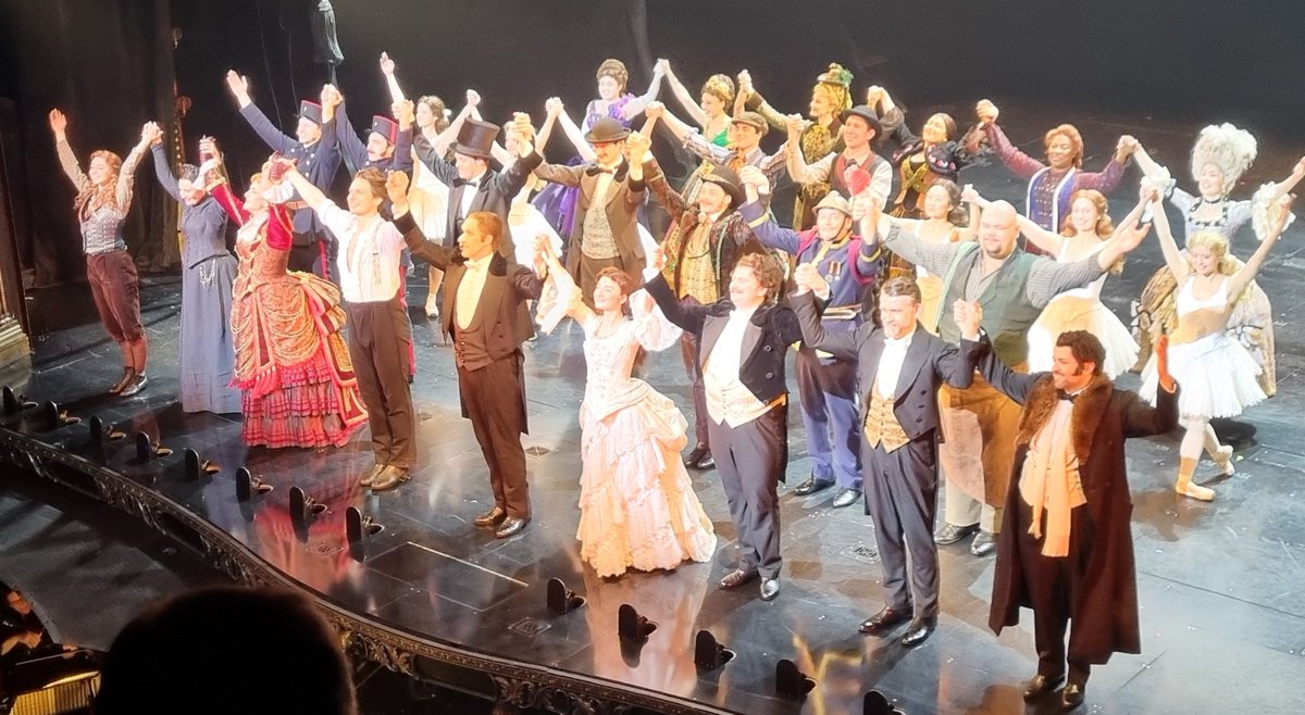 Alex Horrox-White (@alexhorroxwhite) on Twitter photo Absolutely superb performances from everyone, and shoutout to the brilliant <a href="/hyweldowsell/">Hywel Dowsell 🏴</a> for your André debut! So glad we got to see it!
I'm also so glad to see <a href="/EarlCarpenter/">Earl Carpenter</a> again in the mask. He was my first Phantom over 15 years ago, and he is truly magnificent to behold ❤️ Absolutely superb performances from everyone, and shoutout to the brilliant <a href="/hyweldowsell/">Hywel Dowsell 🏴</a> for your André debut! So glad we got to see it!
I'm also so glad to see <a href="/EarlCarpenter/">Earl Carpenter</a> again in the mask. He was my first Phantom over 15 years ago, and he is truly magnificent to behold ❤️