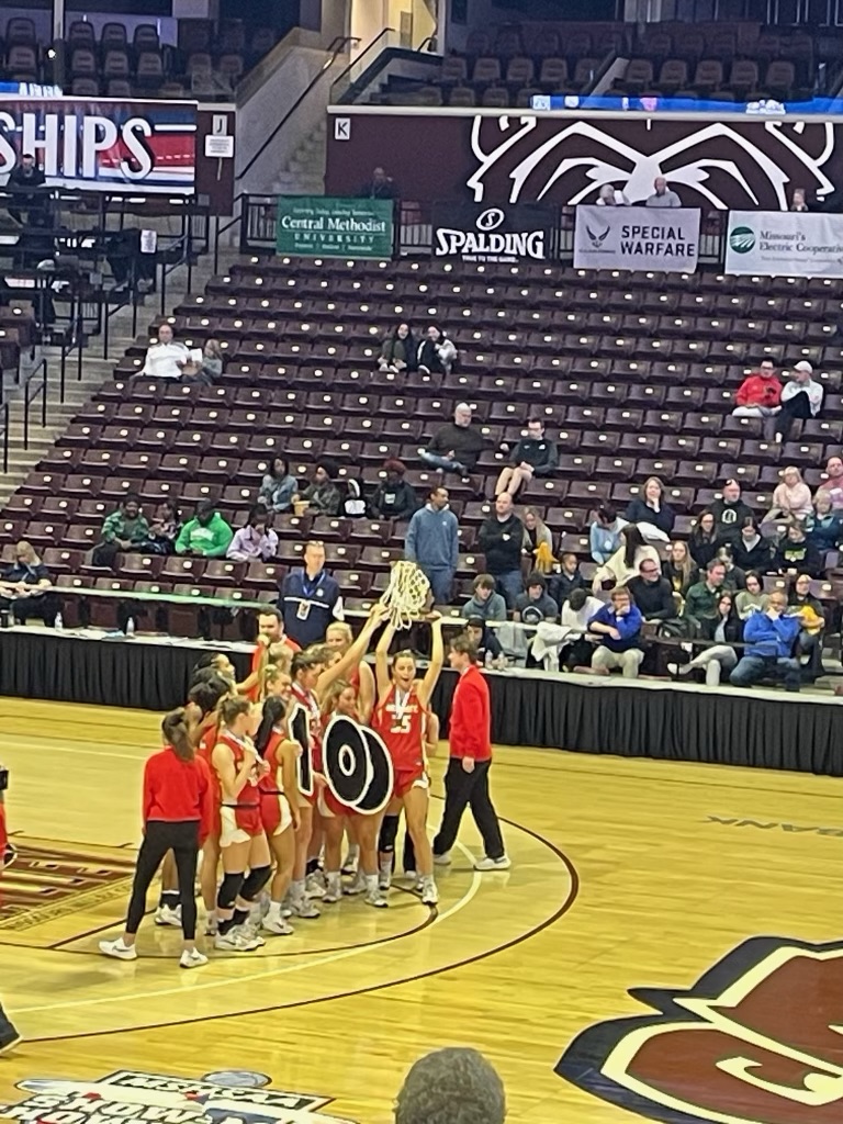 iwaredknights's tweet photo. Congrats, Incarnate Word Red Knights! 100 wins AND another State Championship. Final score 57-30 over Columbia Rockbridge. #GoRedKnights https://t.co/fYMe6TIXaJ