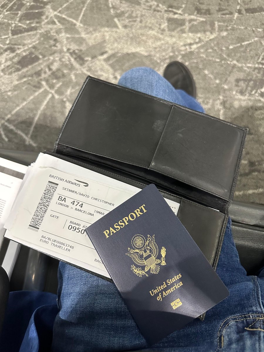 #ontheroadagain. #travelingchefskinner of eculent is off on a #foodtrip to #Spain incl #Bareclona & #Madrid 1st stop #Heathrow. Stay tuned for #Heston #FishnChips on the #layover. 

#FoodieTrip #SpanishCuisine #Eculent #TravelBroadensTheMind #BritishAirways #HTX #LHR