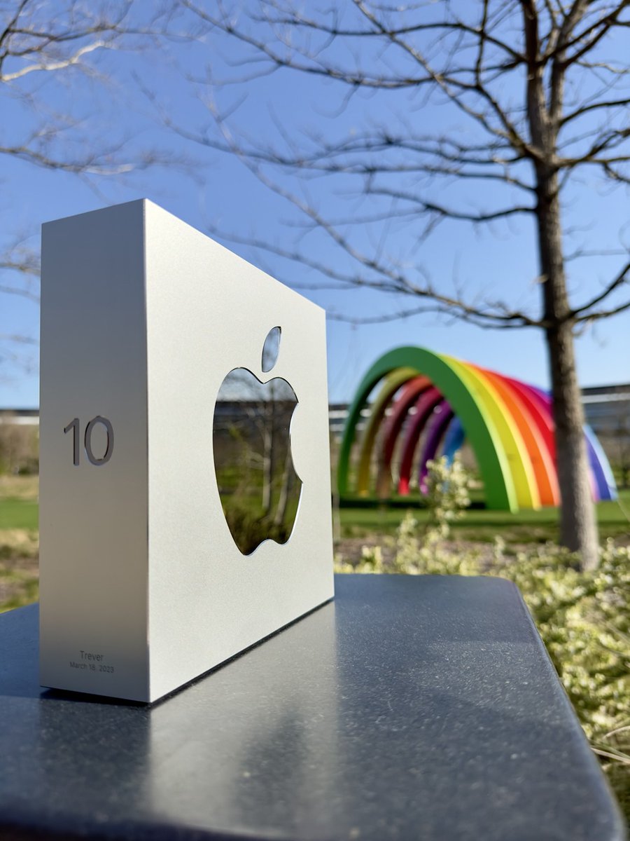 itstreverr's tweet image. Happy 10th Appleversary to me! It's hard to believe that I've been a part of this amazing company for a decade now.

Here’s to the next 10!

#Apple #Appleversary