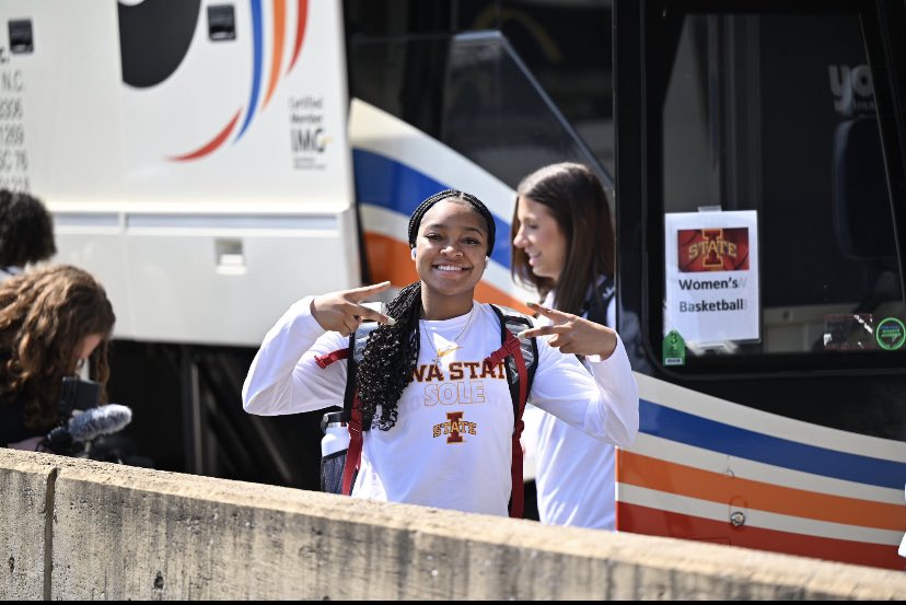 ShantaviaDawkin's tweet photo. Regardless if I play or not. Or if we win or loss. I’ll forever hold my head high, keep a smile on my face and be the best teammate. I wear “Iowa state” across my chest and regardless of the outcome, I have the best coaches and best teammates in the country 🌪️
#CyclONEnation https://t.co/6c6xF9V9yL