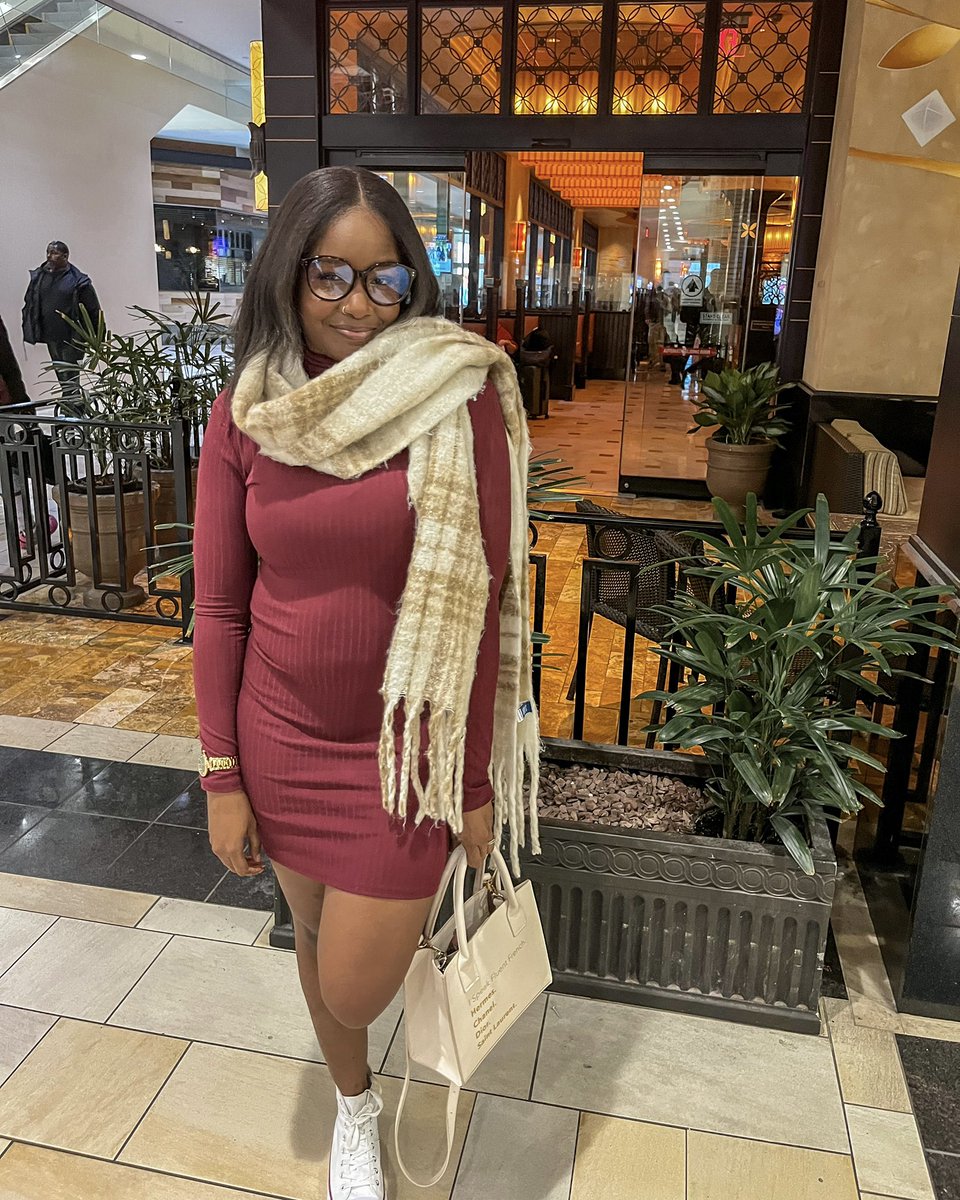 ShopSTN's tweet photo. The simple fits always hit the most 💁🏾‍♀️✨
••••
#turtleneckdress #lorvae #casualootd #casualoutfit #elevatedbasics #minitote https://t.co/XmN0ryGnUt