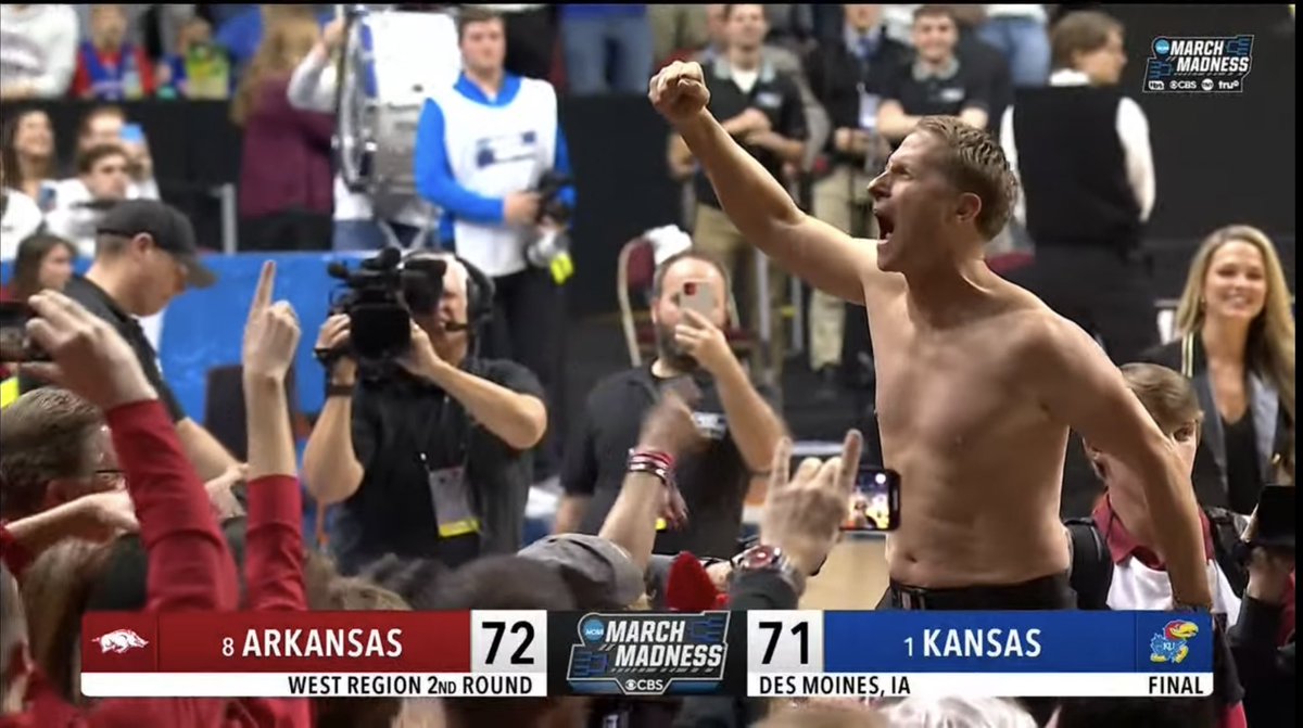 No Context College Basketball tweet media