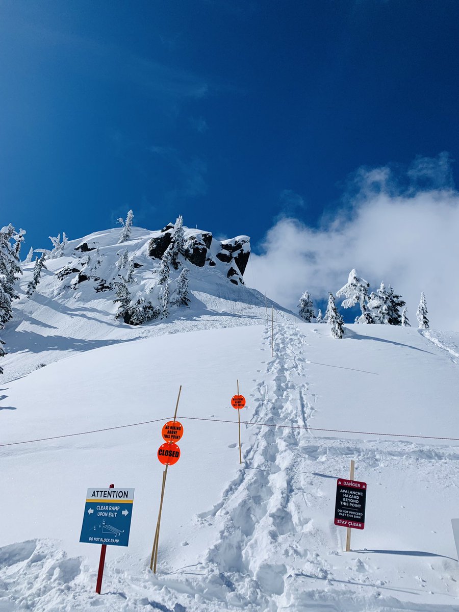 So beautiful here today, Hidden Valley and Chair 2.☀️ski people are so darn friendly and fun!