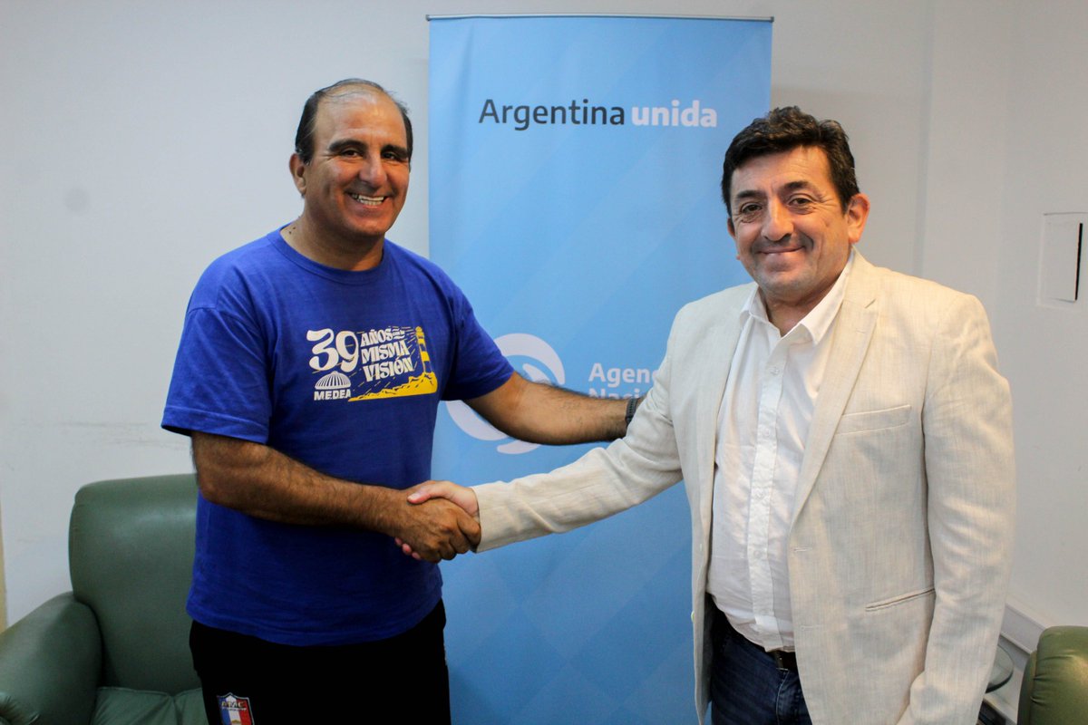 richard_verdugo's tweet photo. Con una Agenda cargada de reuniones, el responsable de #MEDEA #Neuquen Marcelo Vallejos se reunión con autoridades nacional en Capital Federal la semana recién pasada. En Ellas acordaron trabajar mancomunadamente para ayudar a los más necesitados. https://t.co/UPscjsiDQh