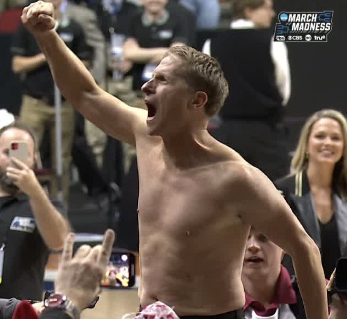 Arkansas <a href="/RazorbackMBB/">Arkansas Razorbacks Men’s Basketball 🐗</a> is the 4th team EVER to defeat the 1 seed in their own region in back-to-back NCAA Tourneys

2022-23 Arkansas
2010-11 Butler
2006-07 UCLA
1988-90 Duke