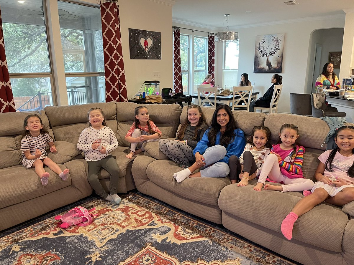 mrsfeldt5's tweet photo. What teacher spends her last few Spring Break moments with all the girls from her kinder class? Just this most special teacher @MsEsquivel28! 🤍 our LSE family 💙@NISDLeonSprings https://t.co/cQYRc8abFC