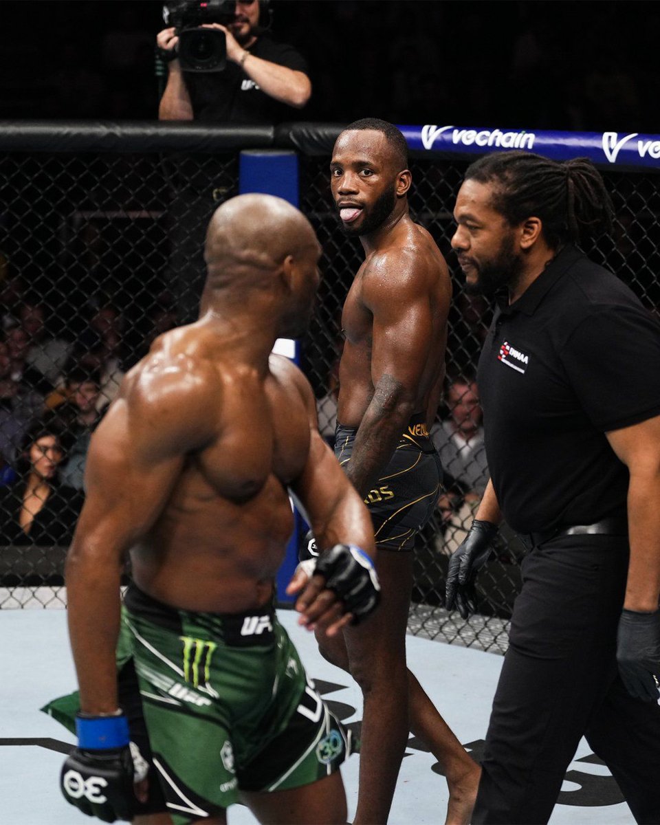 SPORTbible (@sportbible) on Twitter photo LEON EDWARDS BEATS KAMARU USMAN TO RETAIN THE UFC WELTERWEIGHT TITLE! #UFC286 LEON EDWARDS BEATS KAMARU USMAN TO RETAIN THE UFC WELTERWEIGHT TITLE! #UFC286