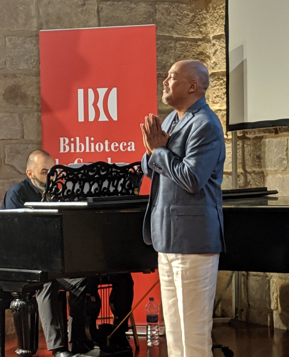 We invite world-class teachers and performers to share their art and experience at the Barcelona Festival of Song. He offered an unforgettable recital of African American art songs at the astonishing Biblioteca de Catalunya.
 #latinamericanartsong #barcelonafestivalofsong