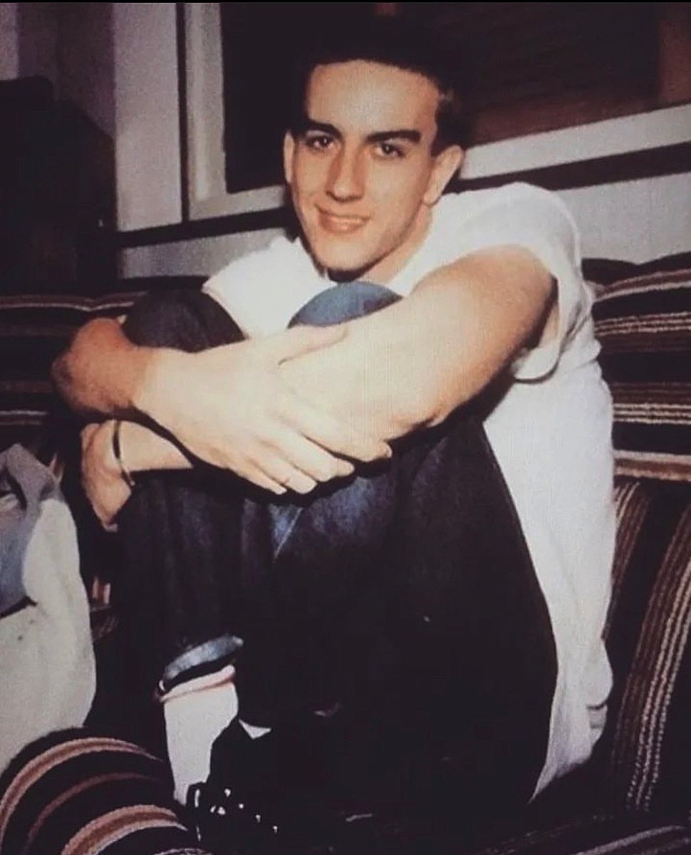 Happy heavenly 64th Birthday to Terry bloomin gorgeous Hall. Gone way to suddenly, way to soon. Thinking of his family and friends. This isn’t an easy day for ppl who love and miss him xXx

#TerryHall #HallorNothing1 #TheSpecials #FunBoyThree #TheColourField ❤️♥️💔