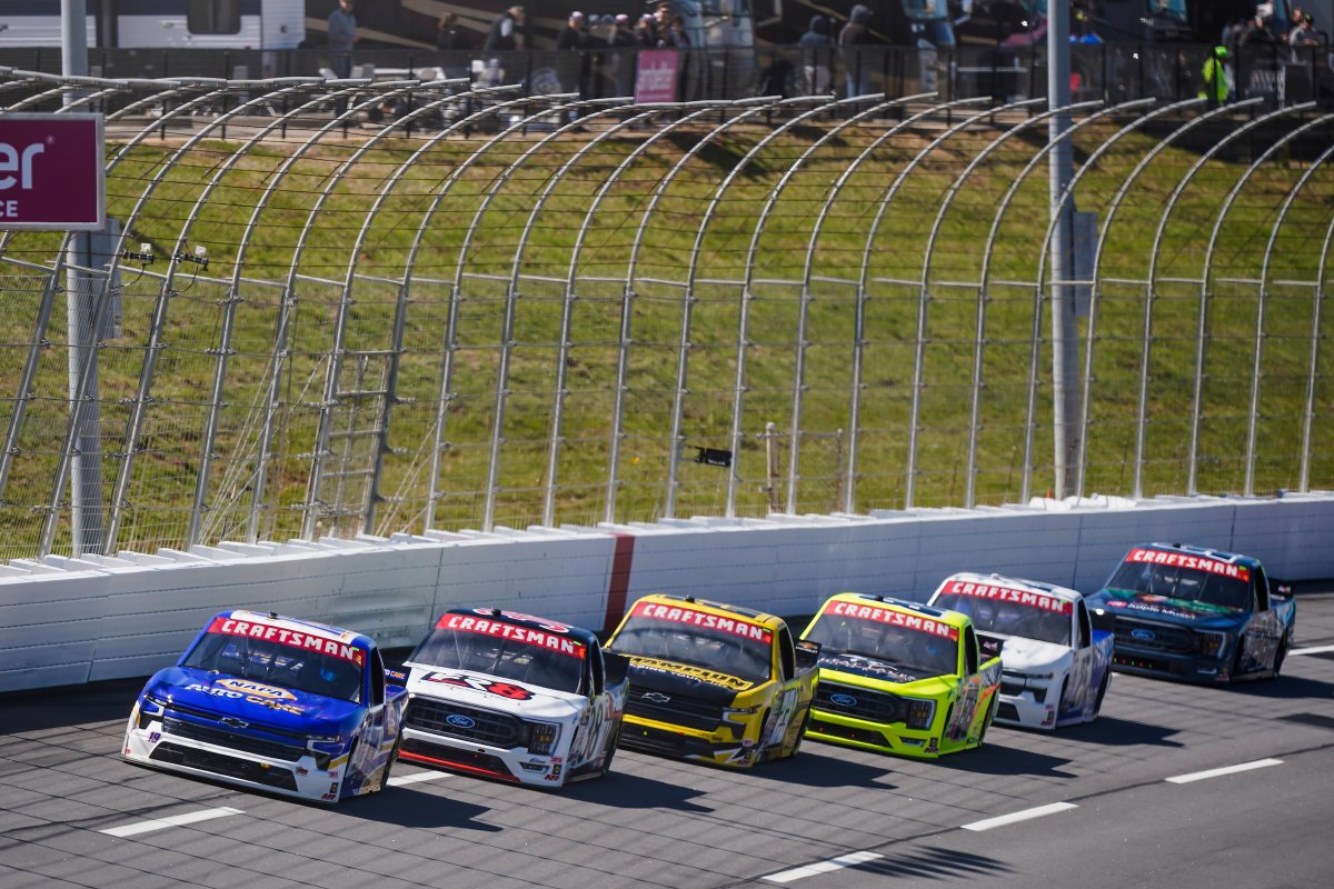 NAPA Racing tweet media