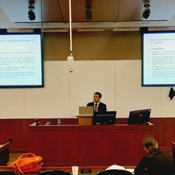 En el Global Summit on Constitutionalism de la <a href="/UTAustin/">UT Austin</a>, disertando mi ponencia.
Ha sido un placer poder participar de esta experiencia.