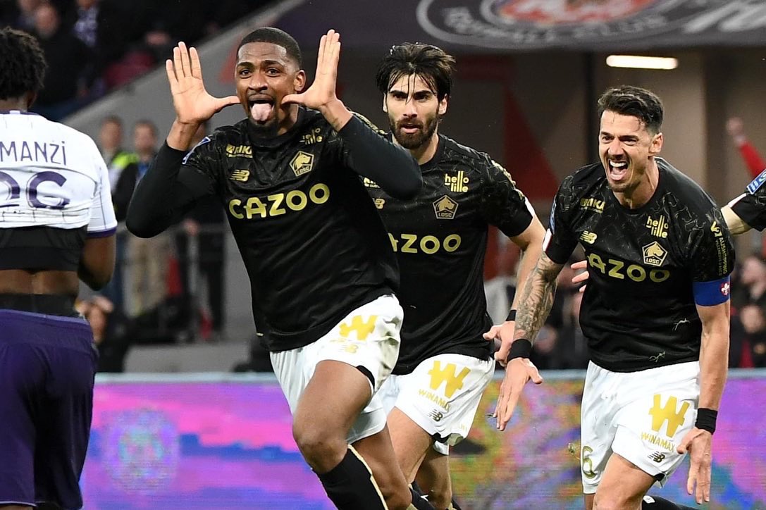 _alec04's tweet photo. Mais 3 pontos, uma grande vitória e feliz por contribuir com mais um gol 🙏🏿⚽️🔥

#Deusfaz❤️✋🏿😛🤚🏿
#Allezlelosc⚜️ https://t.co/7tfZjsHkv1