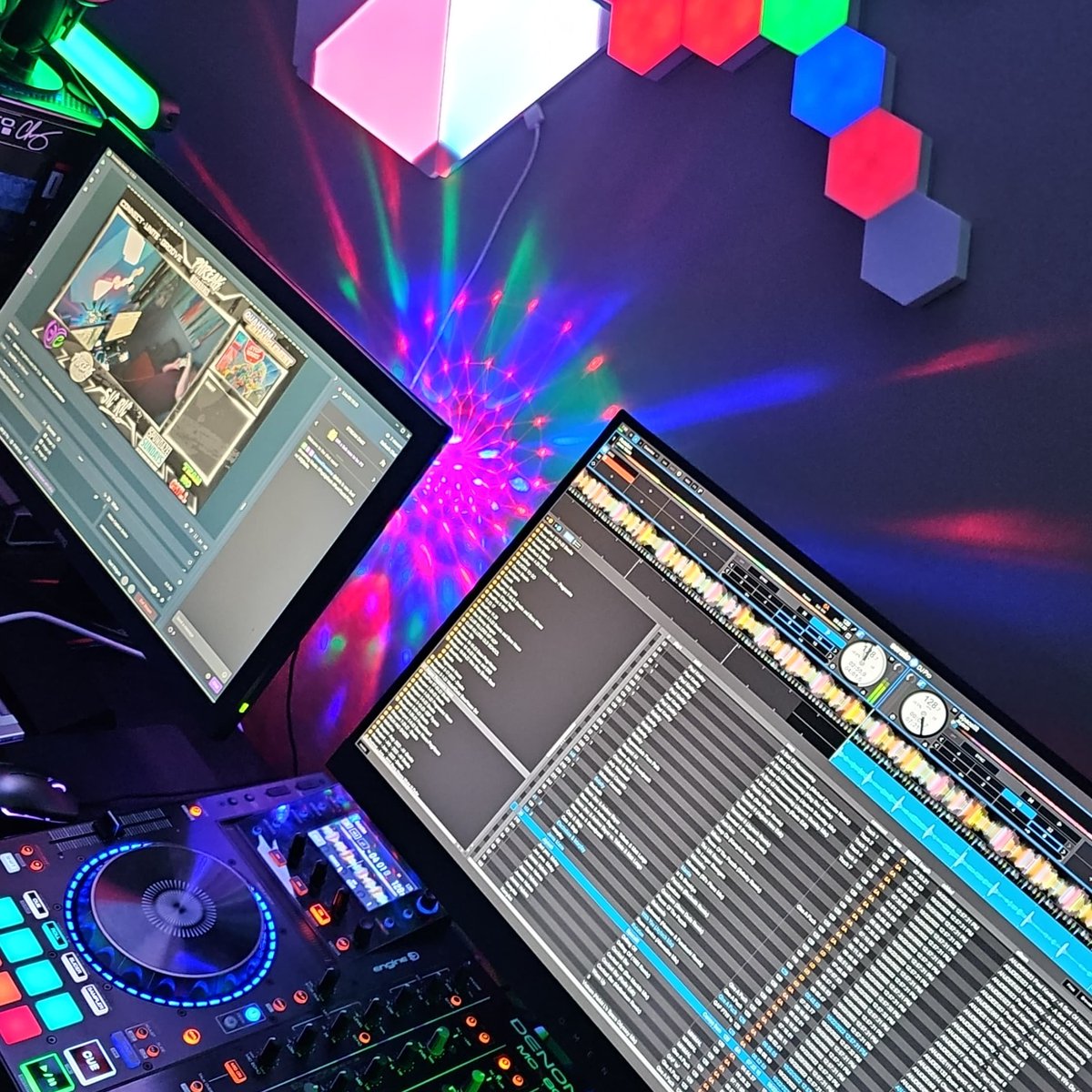 DjSicRic's tweet image. #SicSeesionSaturdays 
#ProgHouse #BassHouse #Breaks #DnB and much more... come join the chat

twitch.tv/djsicric