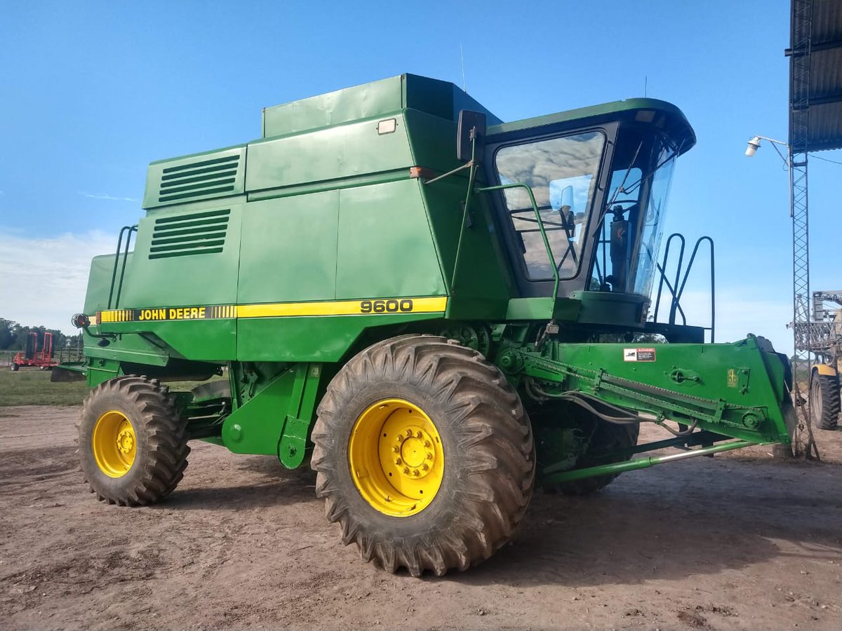 vientonortesa's tweet image. Atención aquellos q quieran adentrarse en el apasionante mundo de la cosecha de granos, ponemos a la vta 2 joyas de la marca del ciervo, #JohnDeereMaximizer 9600 año 96 y 9610 año 00, ambas en muy buen estado y se van juntas al precio de una chata seminueva. 
Quedo atento x DM
