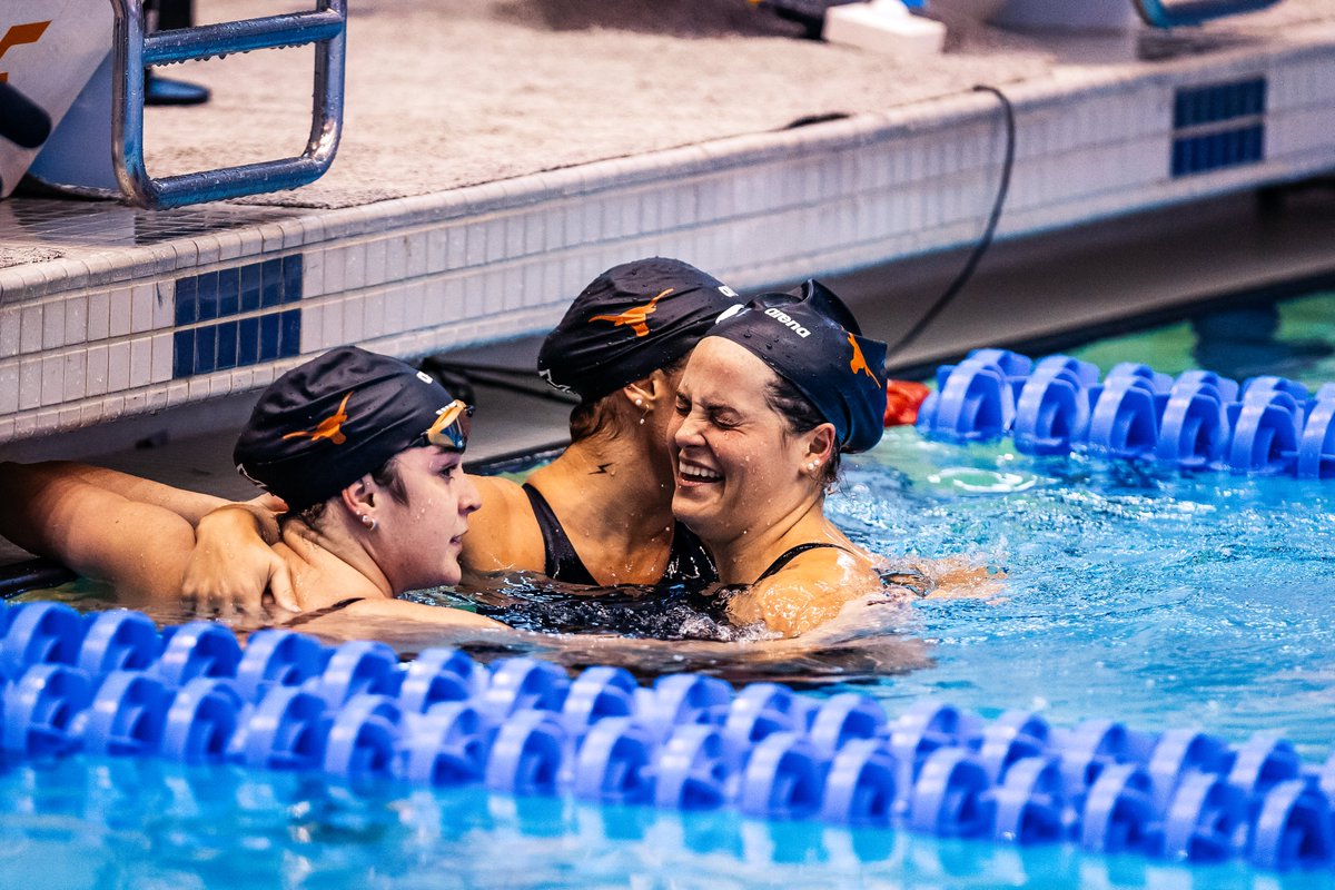 Emma Sticklen is your 200-yard Butterfly National Champion! 🤘

She is the first Longhorn 200 fly titleholder since Kim Linehan won the event at the 1982 AIAW National Championships. #HookEm