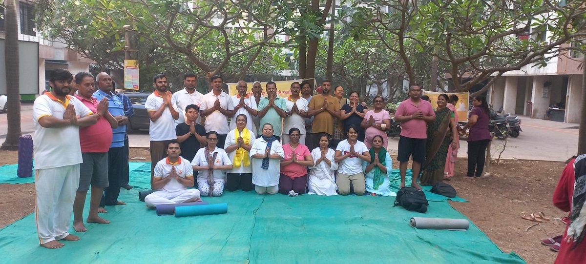 Sagar997551's tweet photo. 🙏🕉️🙏

🚩Palghar Jilla 🚩
Mumbai Event - 605
Tehsil Virar
HDIL YOG KAKSHA
OPP STAR BAJAR  
NewYog kaksha report 
Mukshya Yog Shikshyak:
Ad.jayan Lade
Ad Ajit Singh
Ad.Sagar jain
Ad.Maruti Gumardar
Ad.Heena bagarya 
Ad. Sushil Vyasji 
@yogrishiramdev 
@Ach_Balkrishna 
@sureshpys https://t.co/7LBjHKGo7I