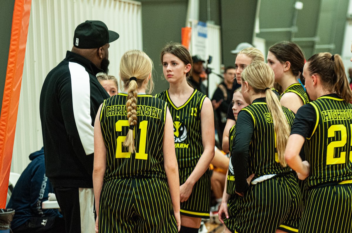 Don't forget to 𝘁𝗵𝗮𝗻𝗸 𝘆𝗼𝘂𝗿 𝗰𝗼𝗮𝗰𝗵𝗲𝘀.

#BattleAtTheHive | 2023 🏀