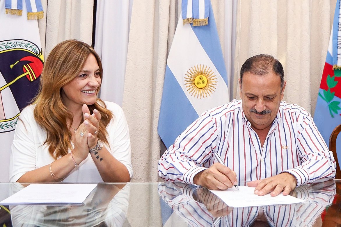 QuintelaRicardo's tweet photo. Nuevamente vamos a ponernos a consideración del pueblo de La Rioja. En esta oportunidad, me acompañará @TeresitaMadera como compañera de fórmula en las elecciones provinciales del próximo 7 de mayo. https://t.co/PiLtvnlB2n