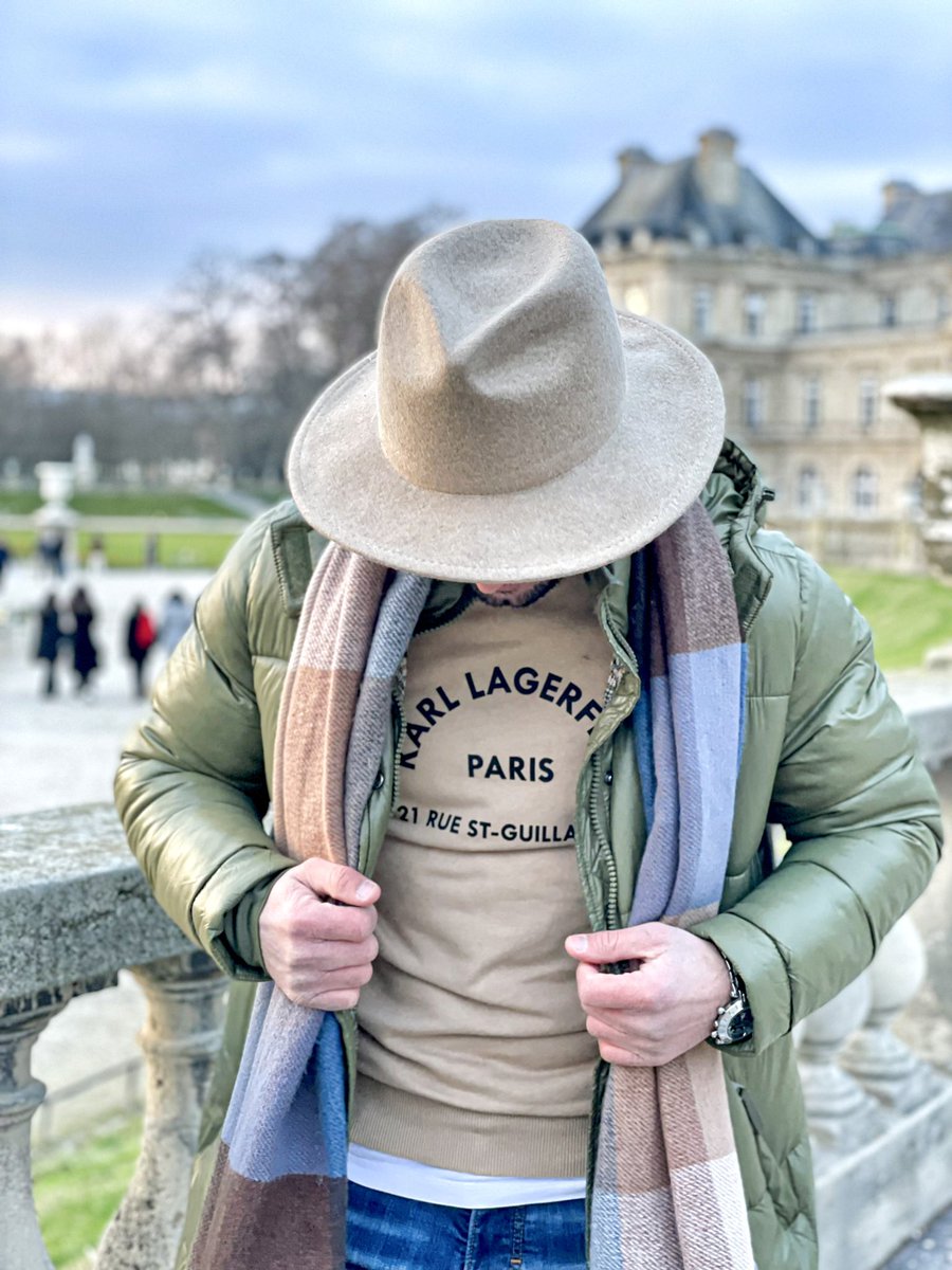 BanunMo's tweet photo. SOMETIMES STYLE CAN BE A WAY TO SAY WHO YOU ARE WITHOUT HAVING SPEAK ..! 🤐👌🏻

 #menwithstyle #menwithstreetstyle #menwithclass #fashionista #italianstyle #lifestyle #lifestyleblogger #travel #traveladdict #explore #vacation #paris https://t.co/eyRASAypG4