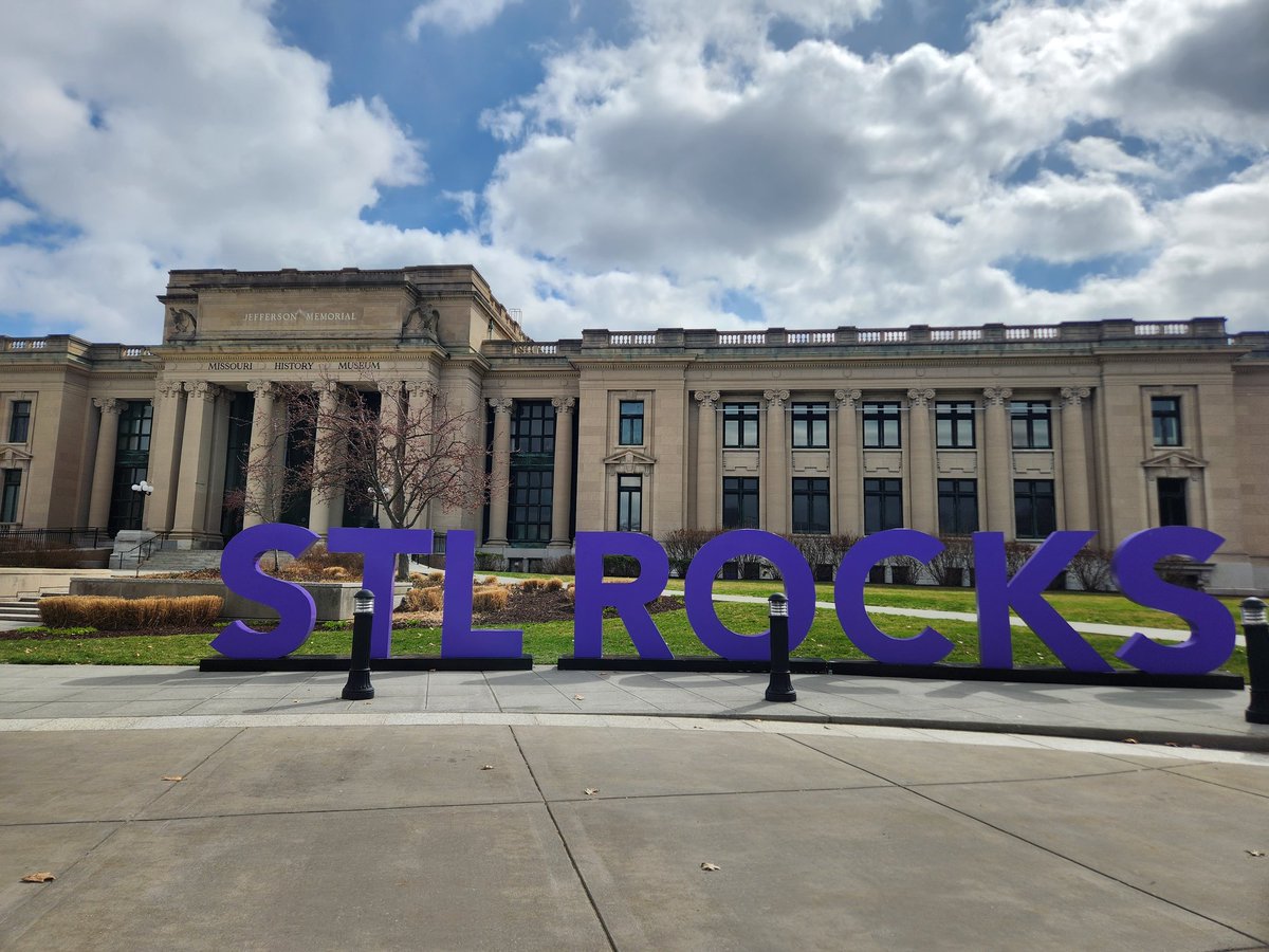 cyberteacher's tweet photo. I had a wonderful day at @mohistorymuseum today! It was fun to learn & visit with my @AlphaPhiIntl sorority sisters!
🎨💃📸💯
#ColoringSTL #StLouis #MIZ https://t.co/DYHlXg1cN3