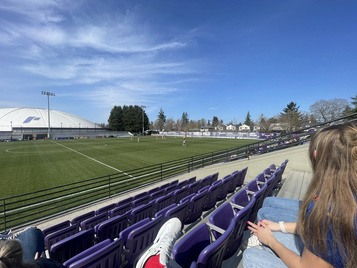bigjohnNEP's tweet photo. @ImCollegeSoccer hey my daughter and her best friend who is heading to play at Gonzaga this fall took me to see a spring University of Portland game against a D2 team St Martins from Washington.
Pilots won 8-0. HUGE difference in talent and athleticism. #SoccerDadLife https://t.co/MMtyghkgNl