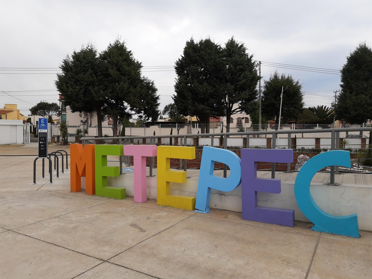 biciamigable's tweet photo. 🥳Doy la bienvenida al municipio de #Metepec en el Estado de México, con su primer #ciclopuerto instalado en la Dirección de Desarrollo Urbano y Metropolitano. 

En el #bicimapa encontrarás éste y muchos destinos más con facilidades ciclistas 🇲🇽https://t.co/FHxS2IXyt1 https://t.co/uvhEOvkqMS