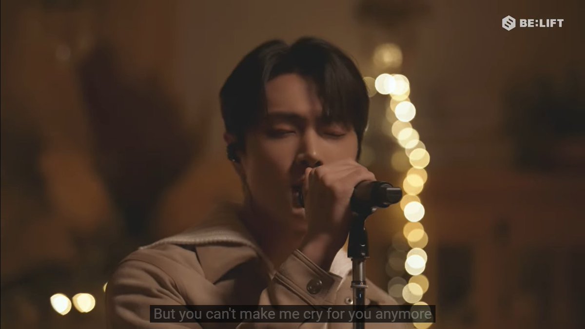 jaybrowslit's tweet photo. when jay started singing https://t.co/EL9llb3Us3
