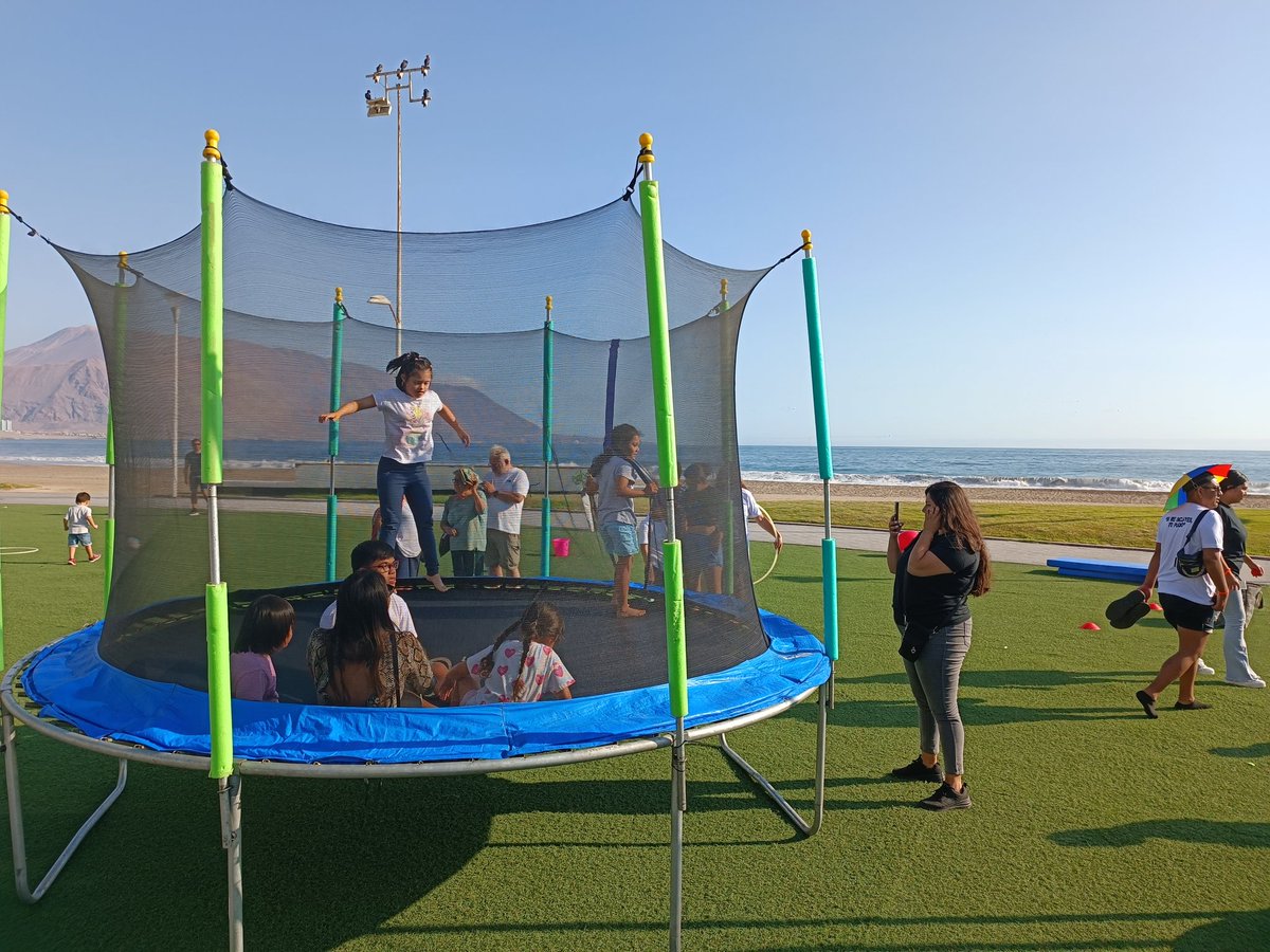 Vida_Down_Iqq's tweet photo. Este mes celebramos el día internacional del síndrome de Down, fortaleciendo la participación de las familias, hoy junto a los socios de la agrupación y sus familias, realizamos un picnic #BarquitoDePapel voluntarios de #Pilpintu @SenadisTarapac @Camila_NavarroP @camicastillo90 https://t.co/HDrbyR9H3N