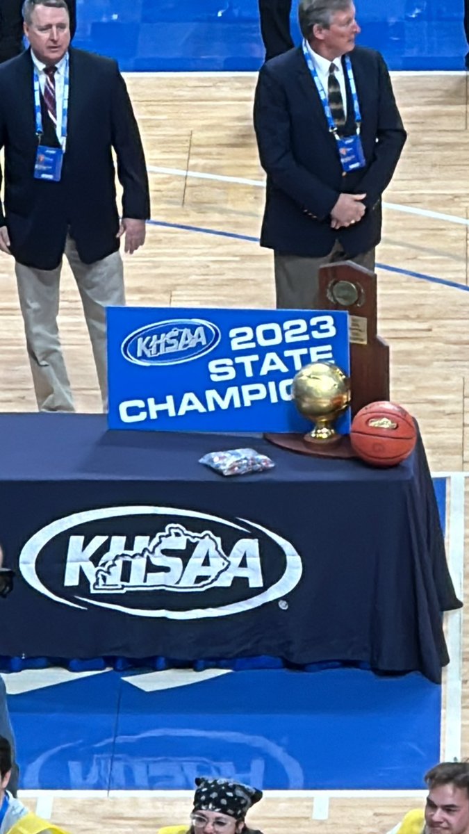 brammereric's tweet photo. Congratulations Warren Central! https://t.co/141Yerw3en