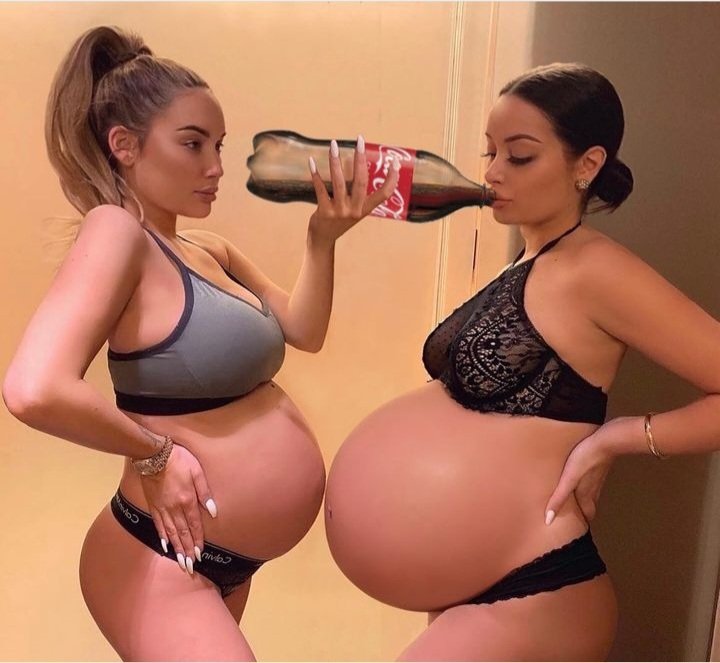 Pregnantbellie1's tweet photo. I dunno. Can she get bigger? Either way, this is very hot to me and I have no idea why https://t.co/udYhNgNW3T