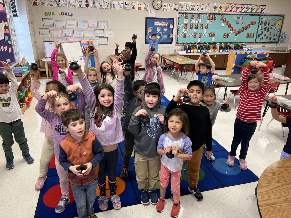 Oh boy, that Larry the Leprechaun was up to his shenanigans…again!!  At least he left a little gold for us!! 😉☘️☘️ #kinderfun  ⁦<a href="/DolvinES/">Dolvin ES</a>⁩