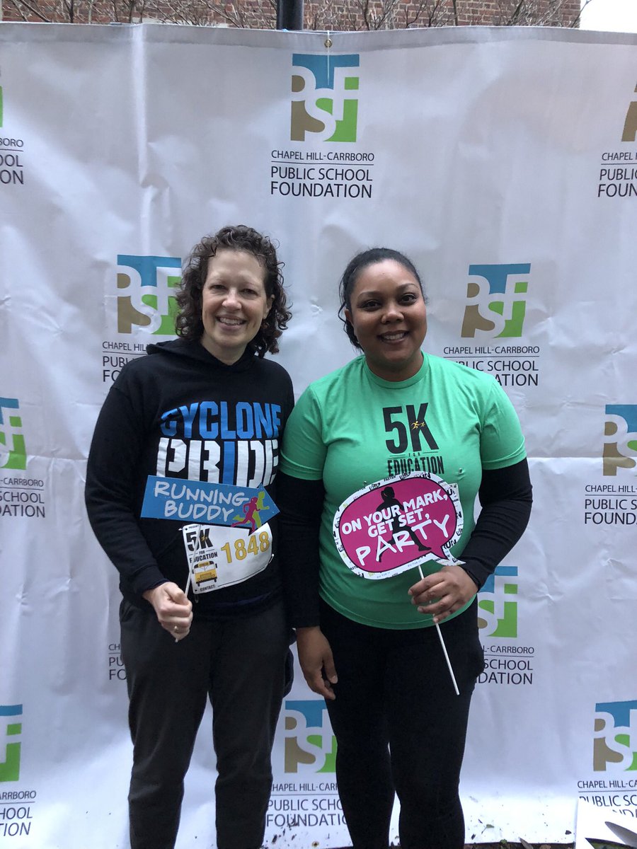 actanner22's tweet photo. Representing @smithcyclones at the @CHC_PSF #5KForEducation this morning! Snapped pics with Superintendent @NyahHamlett and CHCCS School Board member Riza Jenkins. https://t.co/AwaFIAmS0f