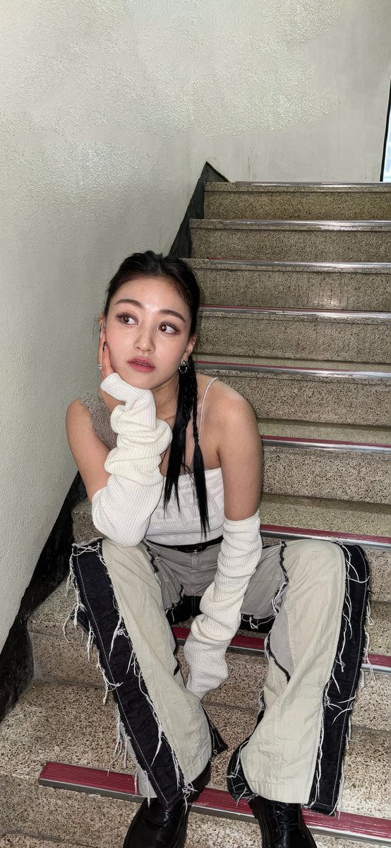 pogzilla1's tweet photo. #JIHYO https://t.co/pPfuu2Ji9G