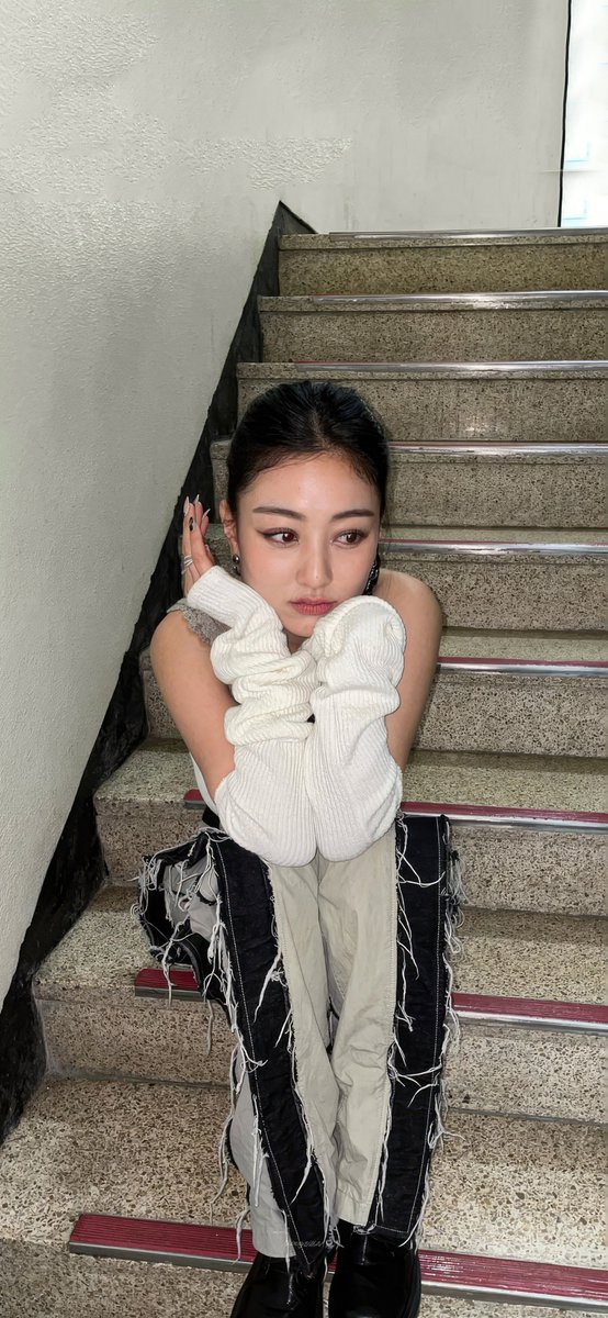 pogzilla1's tweet photo. #JIHYO https://t.co/pPfuu2Ji9G