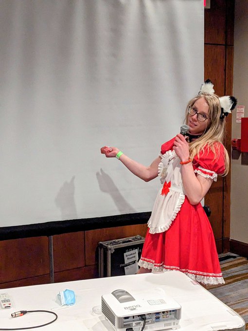 Hot new meme format just dropped https://t.co/8pAFHZq1ia