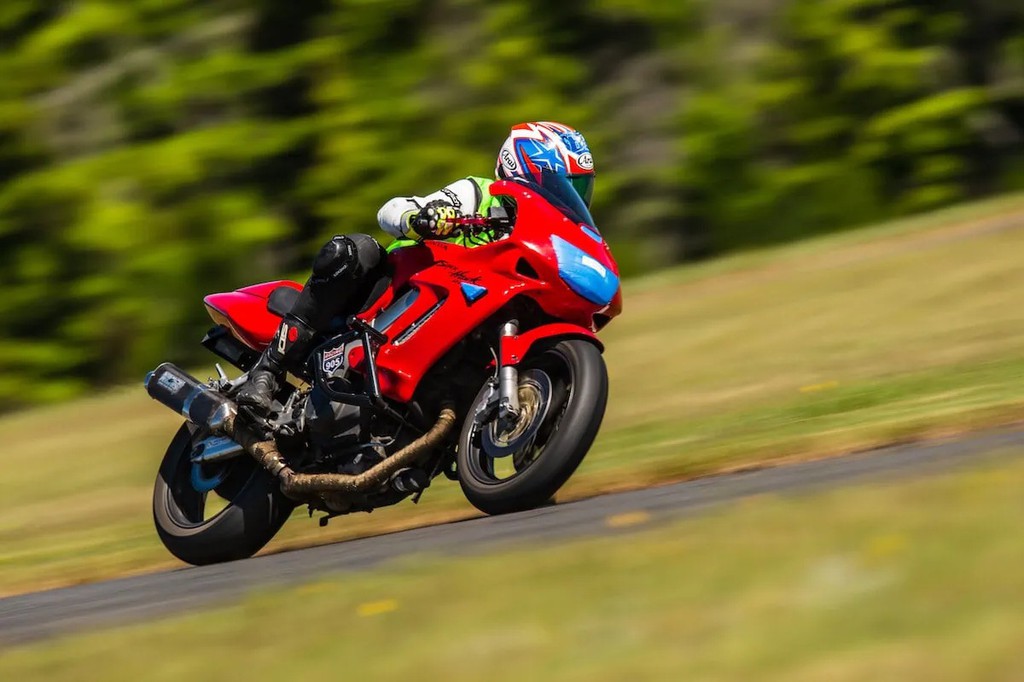 Find a local track day provider and drop down your cash.

Read more 👉 lttr.ai/9cJF

#TrackDay #Ridelife #Roaddirt #Motorcycle #MotorcycleTrackDays