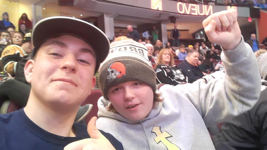 Jackson_Remaley's tweet image. We love the monsters!!!! #hooray #lighttheland #monsters @monstershockey