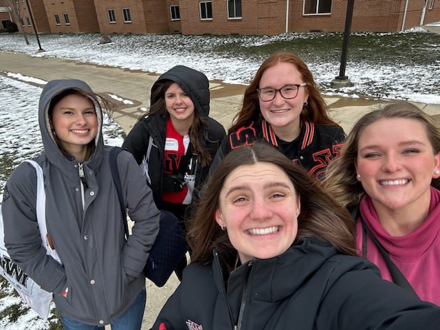 IndWesSoftball's tweet photo. Today we welcomed 5 new Wildcats to the IWU Softball family as they attended New Student Registration!!!! So excited for what God has in store for next year and can’t wait to welcome the rest of Team 37 to campus!!! https://t.co/iL9zbKblOJ
