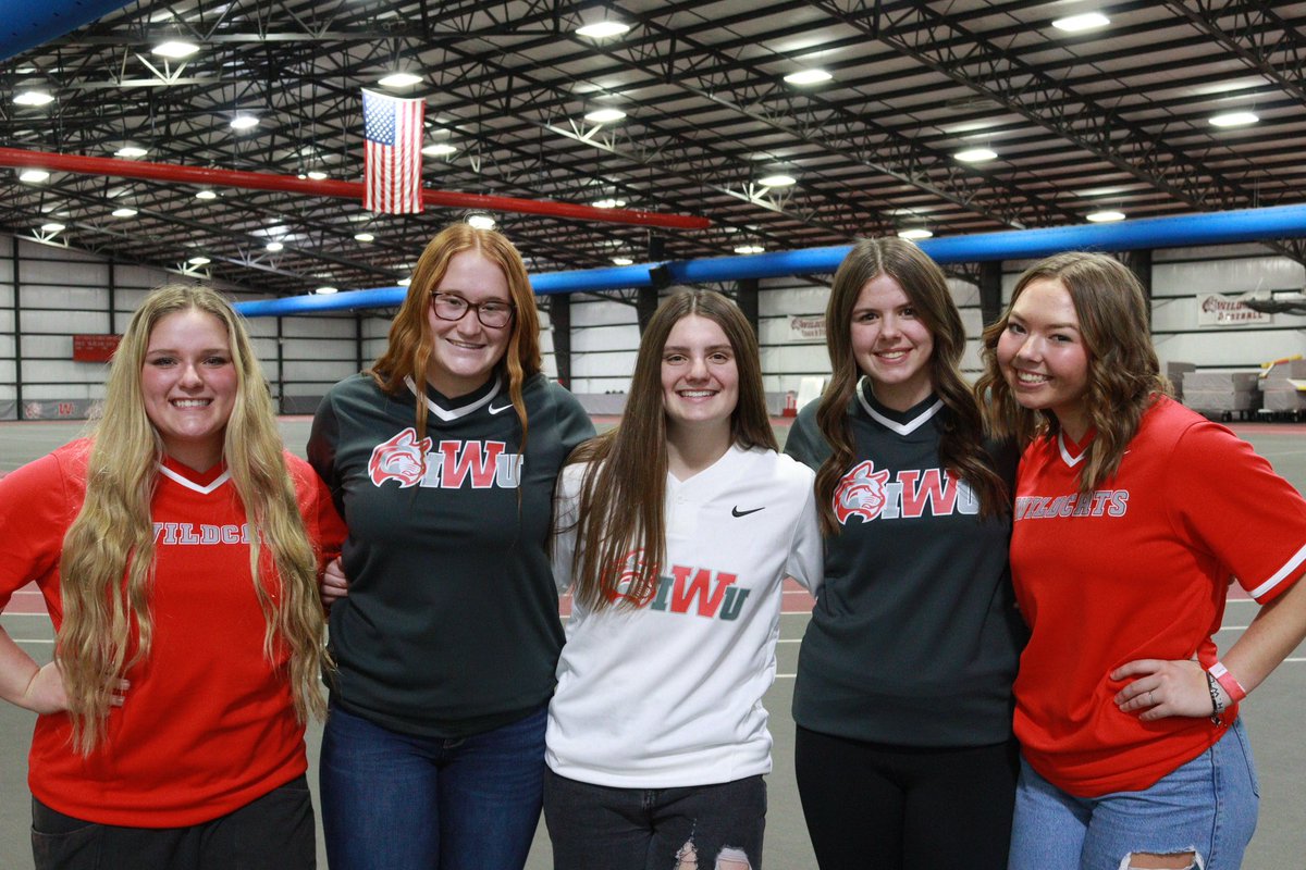 IndWesSoftball's tweet photo. Today we welcomed 5 new Wildcats to the IWU Softball family as they attended New Student Registration!!!! So excited for what God has in store for next year and can’t wait to welcome the rest of Team 37 to campus!!! https://t.co/iL9zbKblOJ