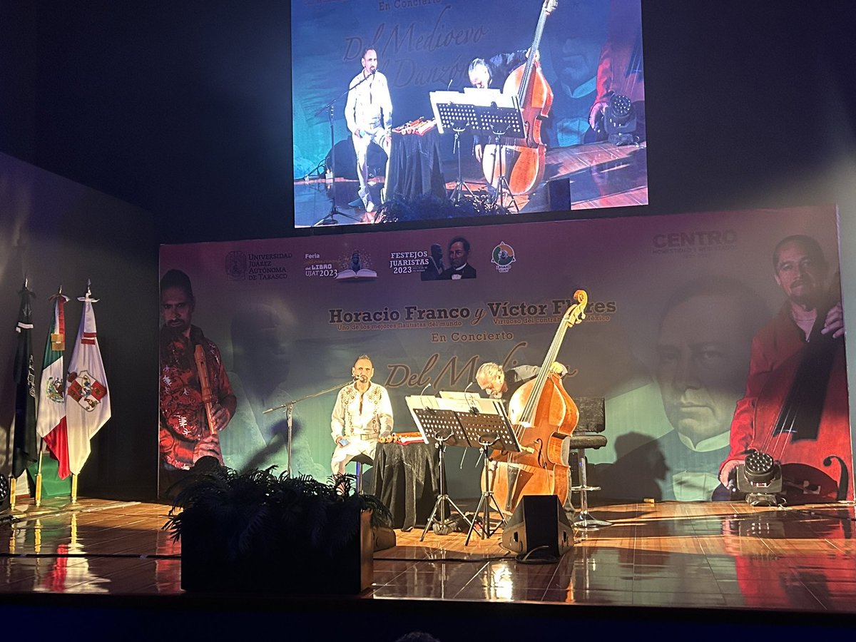 DgpeiU's tweet photo. La UJAT en la@cultura! Concierto del flautista Horacio Franco y el chelista Victor Flores en el CIVE. Excelente velada https://t.co/QEmqFhxwwg