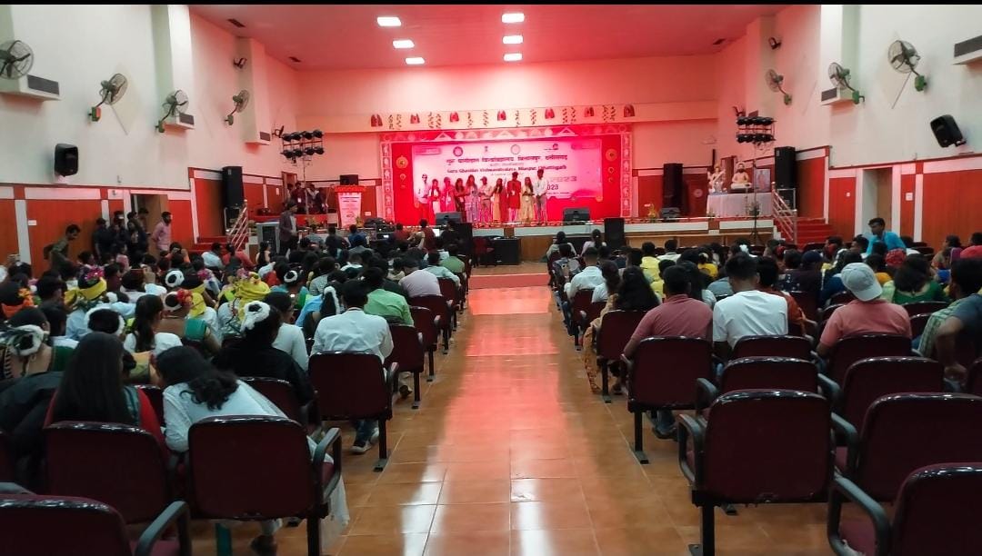 nssggcuCG's tweet photo. Day 1 !!!! Nic 2023 at @ggv_smc 
@nssggcuCG and all the participants of different states were so vigorous and passionate  in the 1st-day cultural event ..
 @NssChhattisgarh @askabir_ @NSSRDBhopal @_NSSIndia @YASMinistry @ianuragthakur @chakrawalalok https://t.co/qXVyqaMKD0
