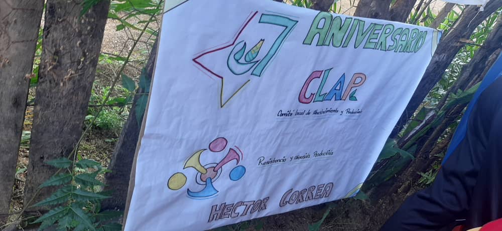#Carora | En celebración al 7mo aniversario de los #CLAP, los líderes de calle de la Comuna Juan Jacinto Lara disfrutaron de una actividad con mucho amor. <a href="/NicolasMaduro/">Nicolás Maduro</a>,  <a href="/AdolfoP_Oficial/">Adolfo Pereira Gobernador</a> . <a href="/MinAlimenVen/">minalimentacion_ve</a>
#SoyComunicadorClap 

#GuerraContraLaCorrupcion 

¡Que viva  #CLAP !