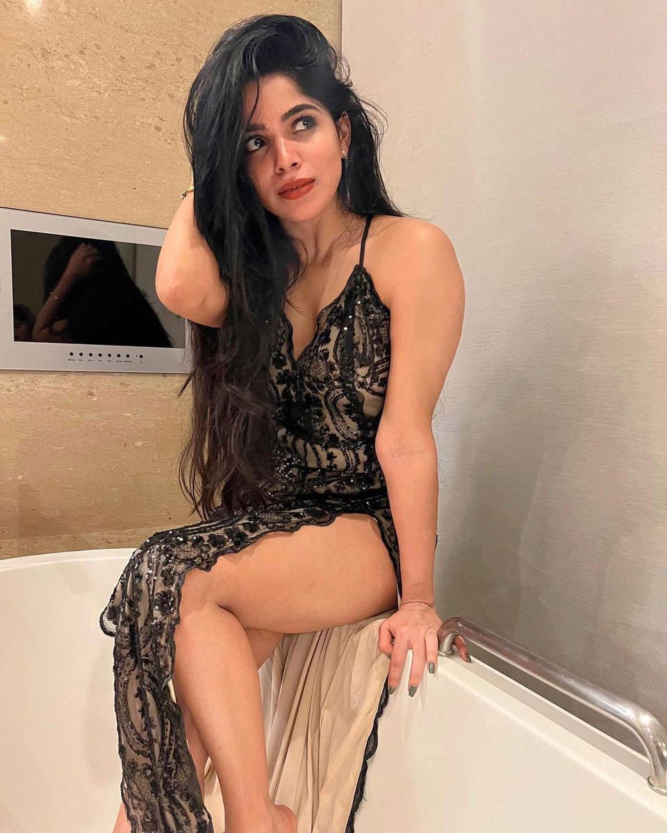 shovins's tweet photo. @divyabarti2801  Bharathi Latest Hot Stills https://t.co/U03FyxBB18

#DivyaBharathi #DivyaBharathiHot #DivyaBharathiSexy #DivyaBharathiSpicy #DivyaBharathiBikini #DivyaBharathiLingerie #DivyaBhartiHot #DivyaBharti #DivyaBhartiSexy #DivyaBhartiBikini https://t.co/mwq8CCxDpL