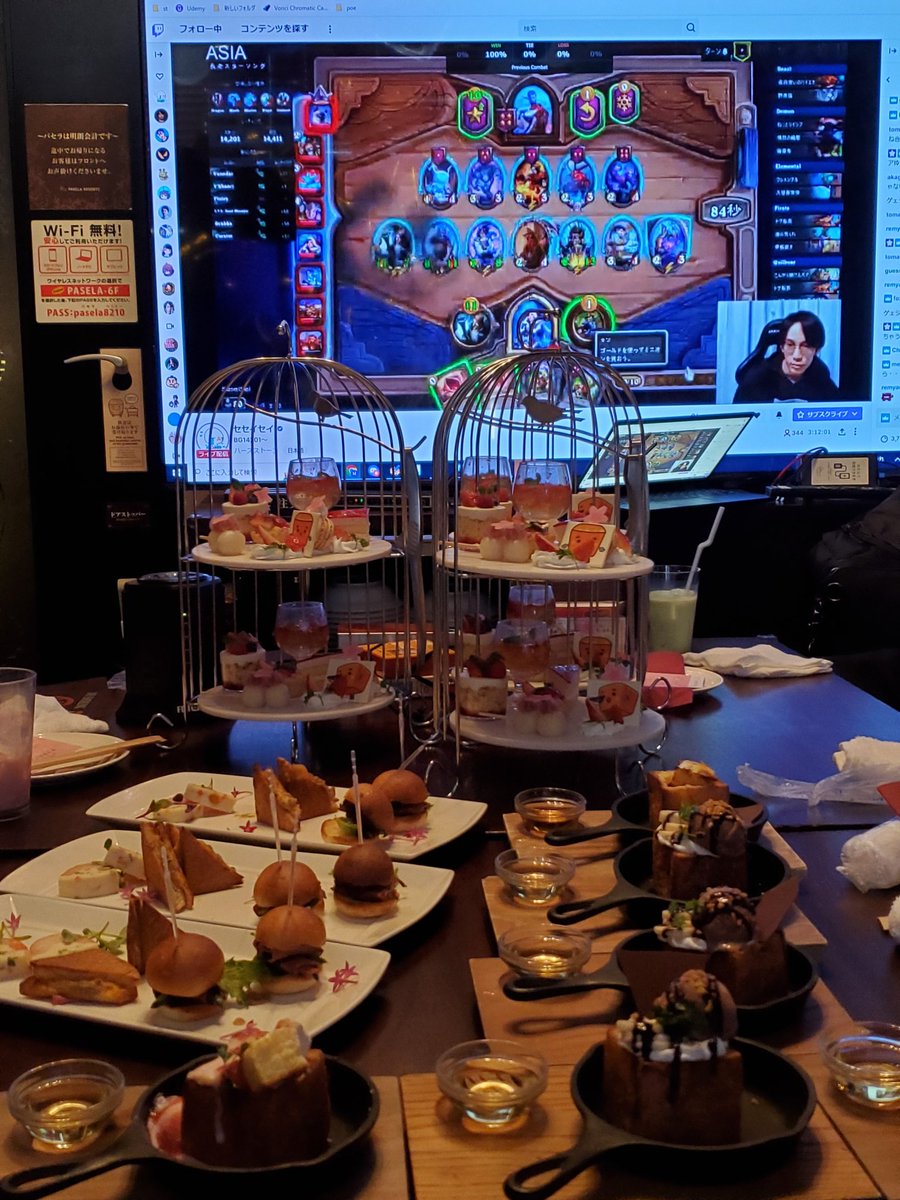 Lofilord Servant of the JAM Kingdom! on Twitter "What a Great way to watch Hearthstone! Damn i